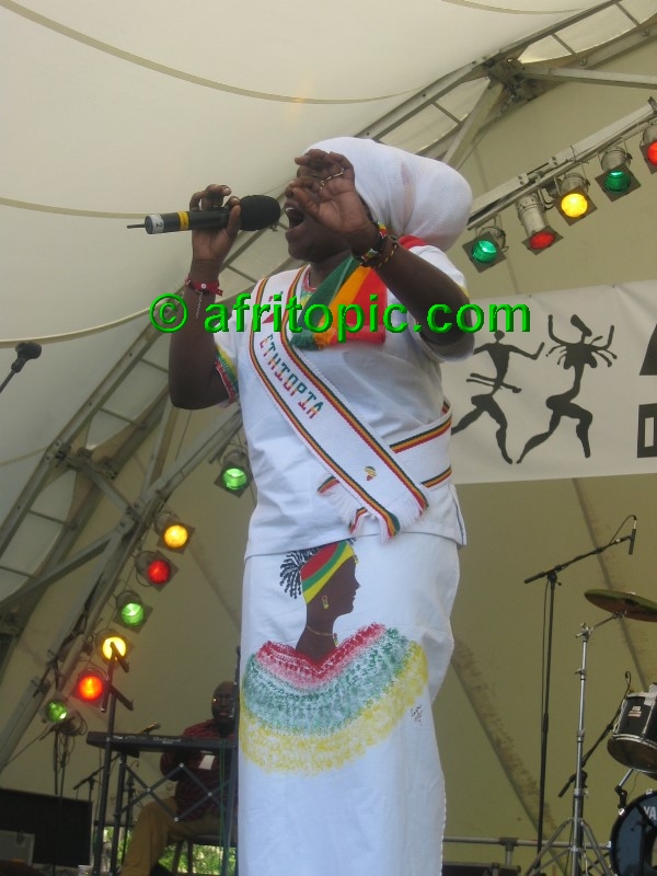 ../Images/AfricaFestival-28-29May05 181.jpg